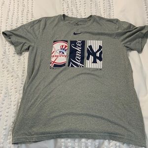 Nike Yankees T-Shirt